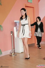 组图：港姐选拔二轮佳丽彩妆亮相变白富美