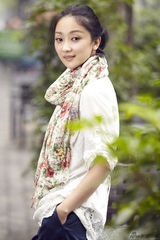 组图：“飒姐”张瑶街头写真小清新