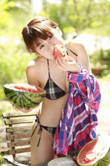 组图：大岛优子秀多面性感 爆乳半裸玩泡泡浴