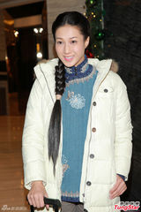 组图：胡杏儿钟嘉欣着古装贺杨潮凯江叮叮婚礼