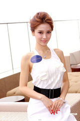 熊黛林与Angelababy竞艳 自曝与郭富城过元宵节