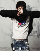 幻灯图集：韩星高修服装画报 从青涩到成熟的蜕变