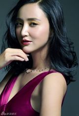 组图：张歆艺秋妆大片 柔美面庞演绎秋色