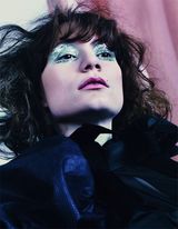 组图：“爱丽丝”米娅魔幻大片 缤纷冷面女神