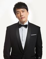 组图：王耀庆写真演绎职场精英范儿