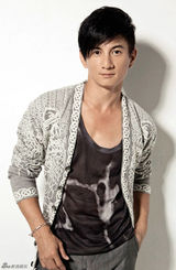 高清图：吴奇隆写真登封面 跨界制片显成熟睿智