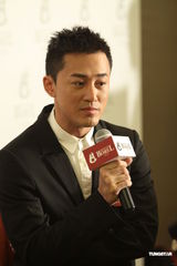 组图：林峰不回应感情问题 期待和刘德华合作