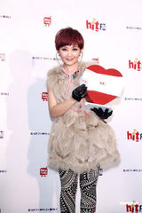 组图：梁静茹首任专辑制作 与老公互按摩以纾压