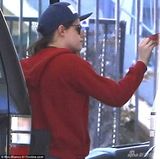 组图：暮光女圣诞获帕丁森赠雪地靴 疑再次复合