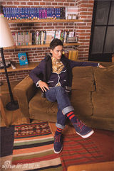 组图：蒋劲夫学院风接受访问显文艺复古范儿