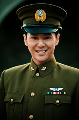 组图：《血战长空》热播 徐海乔变热血空军