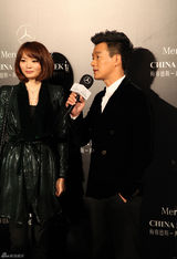 组图：佟大为压轴时装周红毯 客串模特贵气走秀