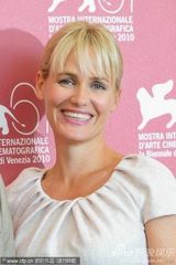 高清图：《傀儡》发布会 老美女凯瑟琳-德纳芙现身