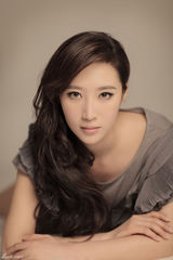 组图：赵子惠全新写真曝光 气质美女打造千面娇娃