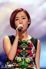 组图：金元俊Narsha等出席第39届韩国广播颁奖礼