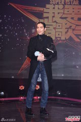 组图：萧敬腾再遭恐吓 出席活动特携萌宠作陪