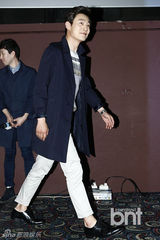 组图：韩片《幻想中的她》试映会 韩艺礼抹泪