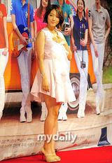 组图：郑龙和等出席新剧《你被我迷住了》发布会