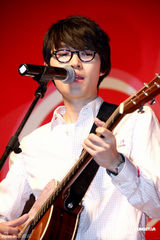 组图：方大同明年初发新专辑 以拿手的蓝调为主