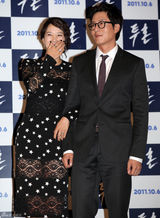 高清组图：韩星金善雅金柱赫携手宣传新片《斗魂》