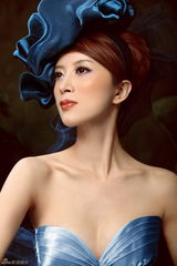 组图：金巧巧时尚大片曝光 硕大花饰复古又新潮