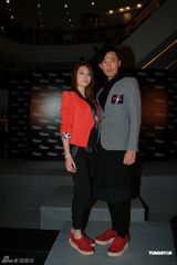 组图：林峰徐子珊出席活动 皆表态不会离开无线