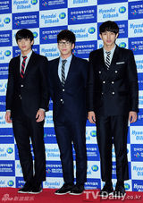 组图：东方神起少女时代等众星助阵梦想演唱会