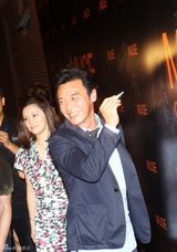 组图：刘嘉玲开夜店众明星捧场