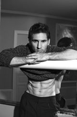 组图：梅西内裤写真曝光 半裸出镜大秀人鱼线