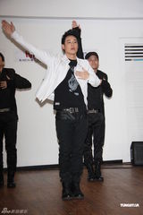 高清：潘玮柏新造型首度曝光 对蔡依林selina有好感