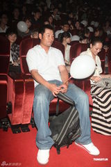 组图：A-Lin台北唱天后歌 大秀120公分修长美腿