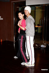 幻灯图：林峰为演唱会紧张排舞 与徐子珊大跳辣舞