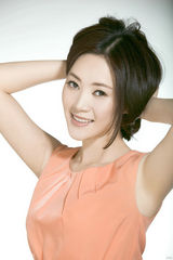 组图：段卿卿写真活泼动感温婉甜美