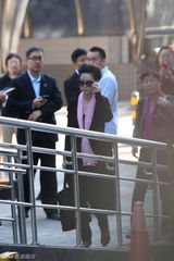 组图：李某案公开宣判 梦鸽现身法院