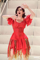 组图：许慧欣参演百老汇音乐剧 变性感歌姬突破自我