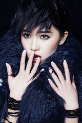 组图：阚清子酷帅大片 眼神魅惑化身黑天使