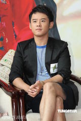 组图：《国色天香》杭州宣传 叶璇于正何晟铭齐亮相