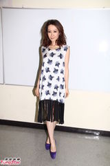 组图：古巨基录《劲歌金曲》 金刚黄山怡作告别