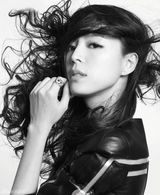 组图：张静初清新优雅登封面 勤勉努力上福布斯榜