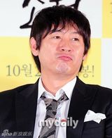 组图：薛景求新片《愿望》首映 严志媛落泪