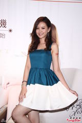 组图：安心亚赞林志颖女装正 称压力很大