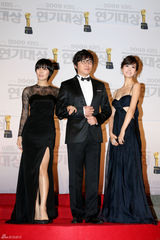 高清组图：韩国群星汇聚KBS电视台颁奖礼