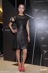 组图：杨恭如拍剧感情空白 孙耀威不拍亲热照