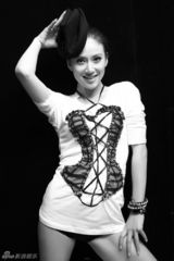 幻灯图：赵柯变身“默片名伶” 黑白绽放东方美 