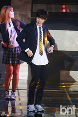 组图：韩团B1A4办“家乡巡演”演绎多彩魅力