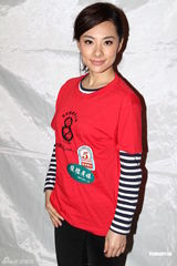 组图：郑欣宜泪悼邓光荣 否认曾因郑少秋关系恶化