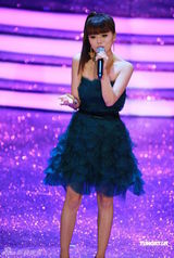 幻灯：香港金像奖现场 阿兰献唱《赤壁》主题曲 