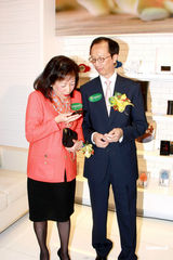 高清：廖碧儿出席潮店开幕 被指与陈志云划清界线 