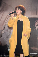 幻灯图：甄妮五月香港开唱 为刘家昌提前开金嗓