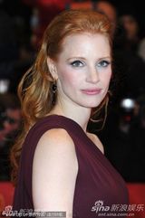 高清图：《大将军寇流岚》首映 巴特勒查斯坦嬉闹